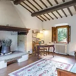 Tenuta Sagherina 8, Emma Vila *
