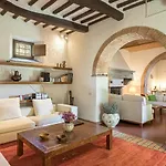 Tenuta Sagherina 8, Emma Vila Cortona